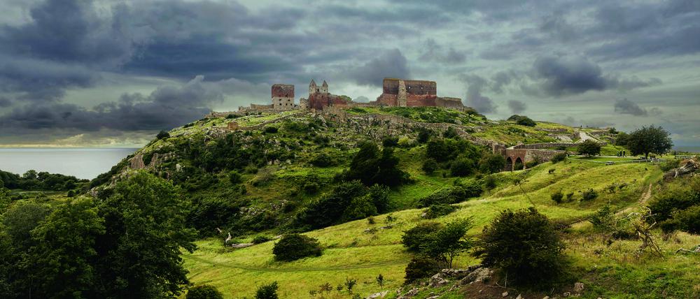 Die Landschaft auf Bornholm erinnert mehr an Irland und Schottland als an Warnemünde.