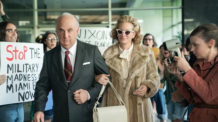 50 Jahre nach dem Watergate-Einbruch: Sean Penn und Julia Roberts im AppleTV-Drama „Gaslit“.