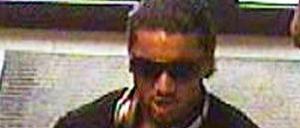 Dieser Mann wird als mutmaßlicher Haupttäter von der Polizei gesucht.