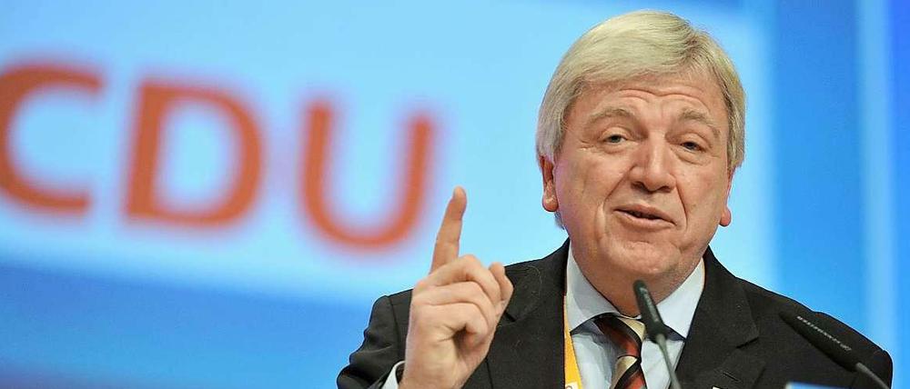 Bouffier befürchtet, dass der Europäischen Gerichtshofs für Menschenrechte das Parteienverbot kippen könnte - selbst wenn es vor dem Bundesverfassungsgericht erfolgreich ist.