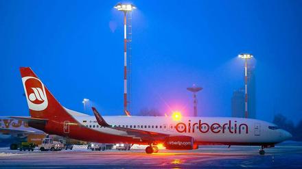 Maschine von Air Berlin am Flughafen Schönefeld.