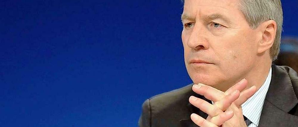 Mit ernster Miene. Jürgen Fitschen macht sich mit seinem Auftreten derzeit wenig Freunde.