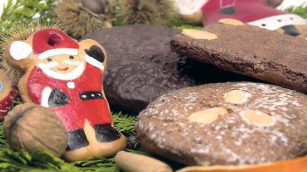 Lecker! Aber nicht jeder Lebkuchen, der gut aussieht, schmeckt auch gut. Denn nicht alle Bäcker backen gleich gut. Wer sich am Markt halten will, muss sich weiterentwickeln und mit Qualität überzeugen. Dafür gibt es zahlreiche Kursangebote. Foto: ddp