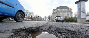 Auch Schlaglöcher können in dem Online-Portal gemeldet werden.