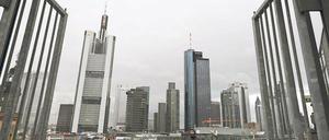 Weniger himmlisch. Banken sind beim Auszahlen von Boni an ihre Top-Manager seit der Finanzkrise vorsichtiger geworden. 