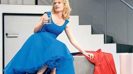 Nicht nur Kommissarin. Maria Furtwängler als High-Society-Frauchen Chris Gormann. Die Schauspielerin ist bisher in Film und Fernsehen („Tatort“) aufgetreten. „Gut, dass ich mal nicht die souveräne, coole Charlotte Lindholm spiele“, sagt sie. Foto: Geisler-Fotopress/Bugge
