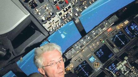 Im Blut Kerosin. Wolfgang Prock-Schauer arbeitet seit 30 Jahren in der Branche. 