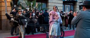 Hoher Besuch: Auch die Tänzerin Josephine Baker (Ligia Manuela Lewis) besucht das berühmte Hotel in der ZDF-Verfilmung. Foto: ZDF