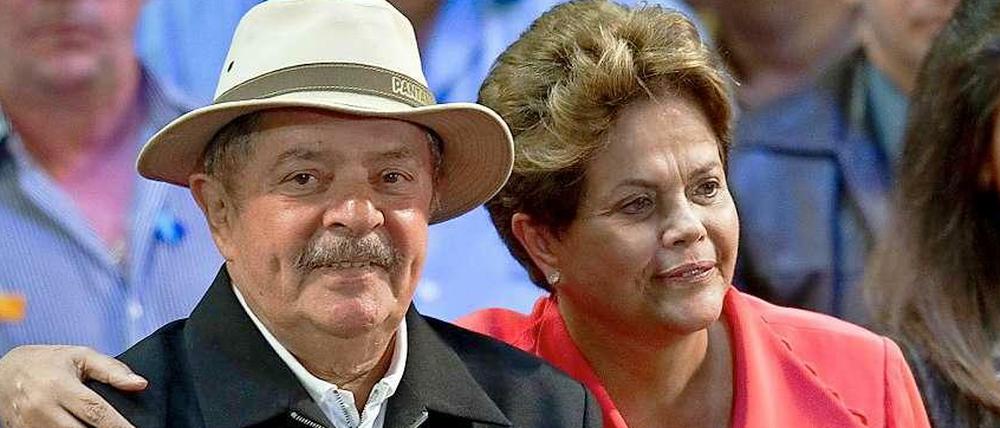 Dass nun der populäre Ex-Präsident Lula da Silva ins Visier der Ermittler im größten brasilianischen Korruptionsskandal gerät, kommt seiner Nachfolgerin Dilma Roussef ziemlich ungelegen. Die Wirtschaft stottert und wegen der Hitze sind die Wasserreservoirs für die Stromerzeugung fast leer. Demnächst könnten Stromrationierungen nötig werden. Die Präsidentin sieht schweren Zeiten entgegen.