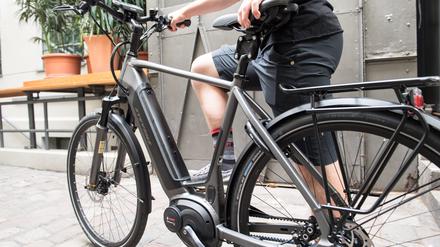 Der Absatz von E-Bikes steigt deutlich stärker als die Nachfrage nach „echten“ Rädern. 