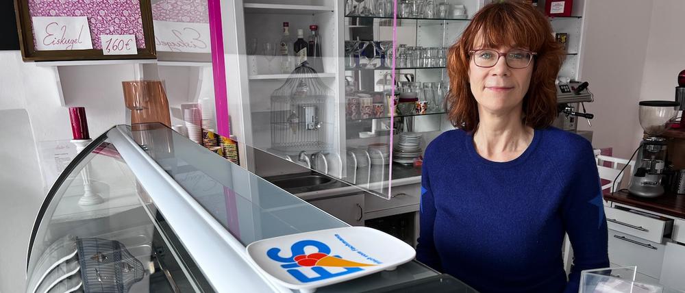 Katharina Laute vom Eisladen „Lauter Eis“ vor der leeren Vitrine: Seit 2010 betreibt sie den von der Kundschaft hochgelobten Laden.