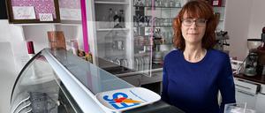 Katharina Laute vom Eisladen „Lauter Eis“ vor der leeren Vitrine: Seit 2010 betreibt sie den von der Kundschaft hochgelobten Laden.