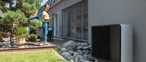 Einen Großteil ihrer Energie gewinnt die Heizungsanlage mit Wärmepumpe kostenlos aus der Umwelt, laut dem Bundesverband Wärmepumpe sind es rund drei Viertel. Ein Anteil Strom wird aber benötigt – zum Betrieb der Pumpe und ihres Antriebs. 