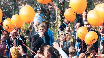 Anpfiff für die große Feier. Willem-Alexander und seine Frau Máxima starteten gestern die Königsspiele, das Sportfest der Schulen. 