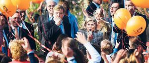 Anpfiff für die große Feier. Willem-Alexander und seine Frau Máxima starteten gestern die Königsspiele, das Sportfest der Schulen. 