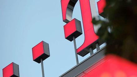 Die Telekom steht in der Kritik, weil die unbegrenzte Internet-Flatrate abgeschafft werden soll.