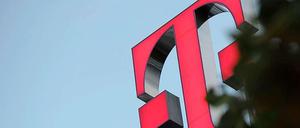 Die Telekom steht in der Kritik, weil die unbegrenzte Internet-Flatrate abgeschafft werden soll.