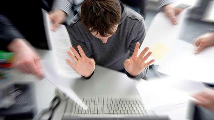 Arbeiten wir, um zu leben - oder umgekehrt? 34 Prozent der Deutschen sagen, sie könnten auch in ihrer Freizeit nicht von der Arbeit abschalten.