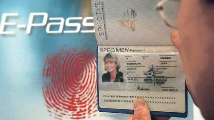 Fingerspitzengefühl. Zengs Firma Idencom hat sich auf die Digitalisierung von Fingerabdrücken spezialisiert. Foto: picture-alliance/dpa