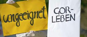 Obwohl das Endlagersuchgesetz noch nicht einmal durch das Parlament gebracht worden ist, beginnt sich überall im Land Widerstand gegen mögliche neue Endlagerregionen zu bilden. Vor allem im Wendland ist die Unzufriedenheit jedoch groß, weil der umstrittene Salzstock Gorleben zunächst weiter im Suchverfahren bleiben soll. 