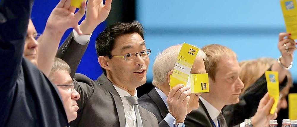 Gelöst. Parteichef Philipp Rösler hat es gewagt – und gewonnen.