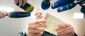 Horst Seehofer geht das Personal aus. 