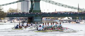 Nach zwei Jahren pandemiebedingter Pause kehrt das Boat Race nach London zurück.
