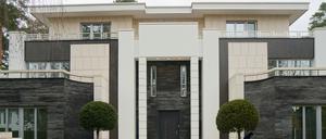 Diese Villa in Berlin-Schmargendorf soll dem russischen Oligarchen und Putin-Freund Arkadij Rotenberg gehören.