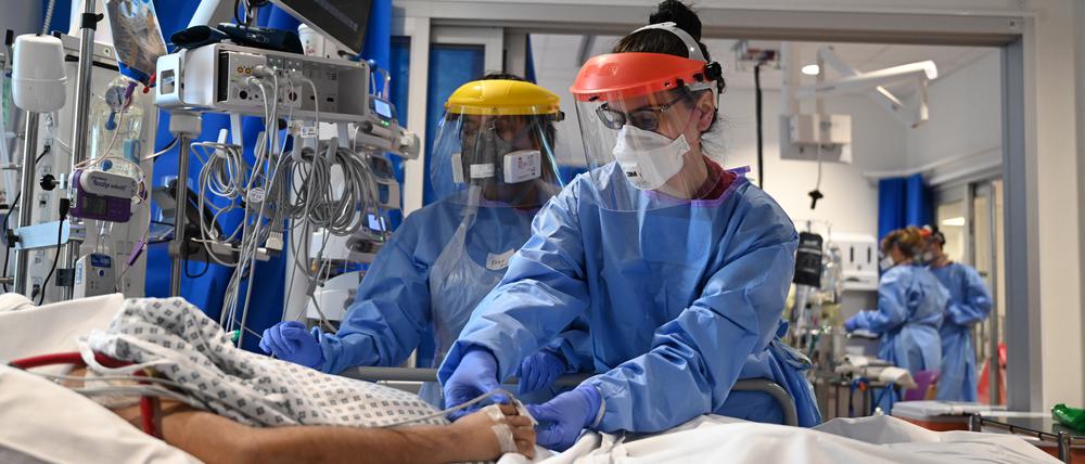 Intensivstation und Bewusstlosigkeit – eine Erfahrung, die in diesem Jahr viele Corona-Patienten durchleiden.