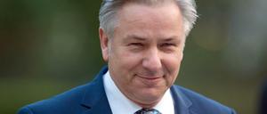 Klaus Wowereit ist wahrlich kein Vorbild - jedenfalls was seinen Dienstwagen anbelangt.
