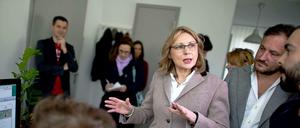 Wirtschaftssenatorin Cornelia Yzer im Start-up-Zentrum Factory Berlin.