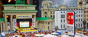 Vollkommene Stille beim Fußballgucken gibt es nur auf der Fanmeile im Legoland Discovery Centre am Potsdamer Platz.