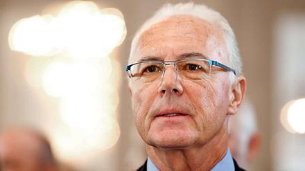 Franz Beckenbauer unter Druck.