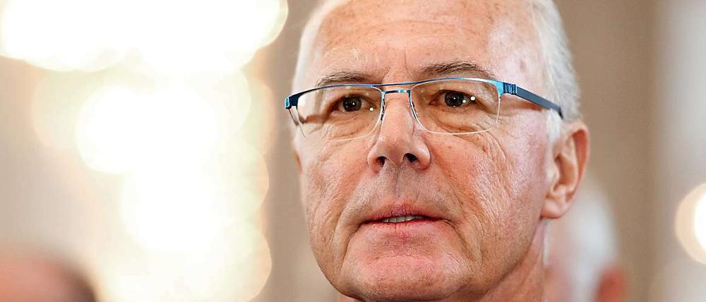 Franz Beckenbauer unter Druck.