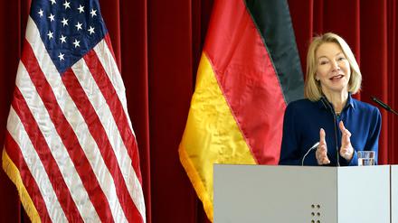 Von der Professorin zur Diplomatin. US-Botschafterin Amy Gutmann bei ihrer ersten offiziellen Rede im Henry-Ford-Bau an der Freien Universität.