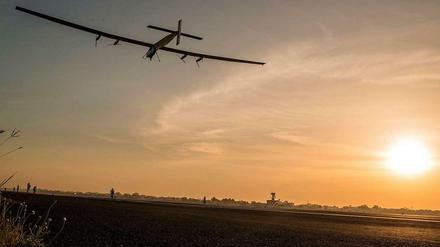 Der Sonnenflieger "Solar Impulse 2" hebt in Indien ab und ist nun auf dem Weg nach Myanmar.