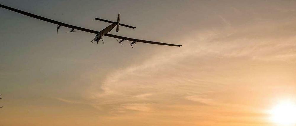 Der Sonnenflieger "Solar Impulse 2" hebt in Indien ab und ist nun auf dem Weg nach Myanmar.