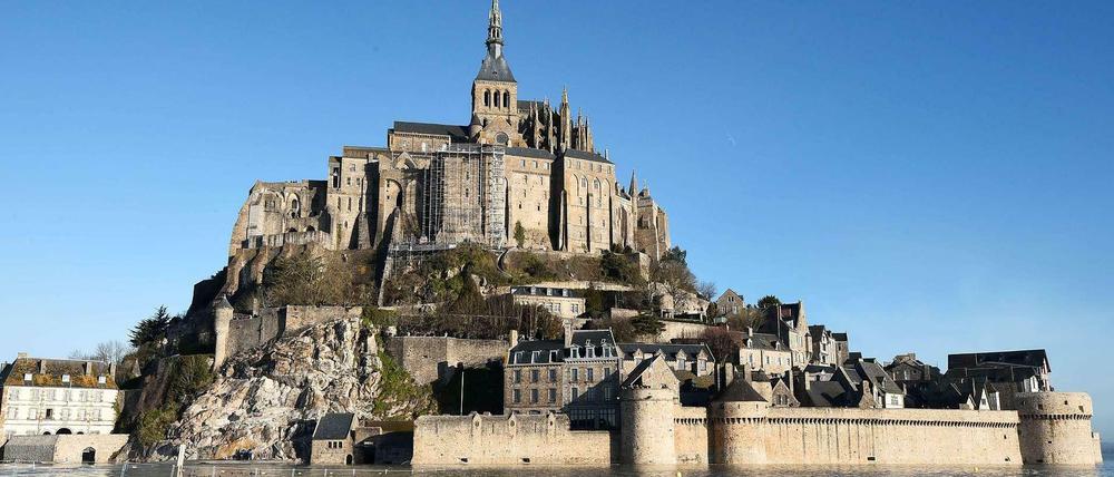 Von der Springflut bedroht: Mont Saint-Michel an der französischen Normandie-Küste.