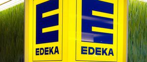 Edeka möchte die rund 451 Supermärkte von Tengelmann komplett übernehmen.
