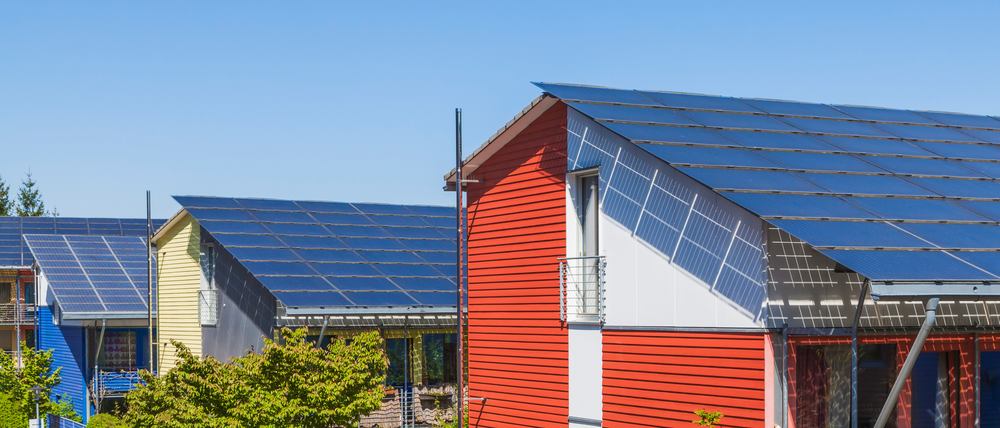 Wie viel Strom eine Photovoltaik-Anlage tatsächlich produziert, hängt von der Größe und Ausrichtung ab.