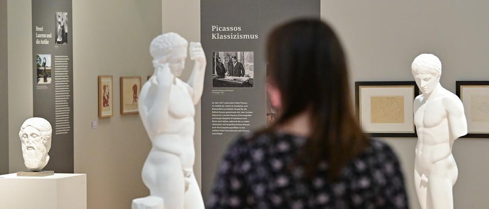 Vom 2. April bis 26. Juni 2022 werden rund 70 Radierungen, Lithographien, Skulpturen und Malerbücher von Pablo Picasso und seinen Zeitgenossen Georges Braque, Aristide Maillol und Henri Laurens auf Schloss Neuhardenberg zu sehen sein. Die Schau ist eine Kooperation der Stiftung Schloss Neuhardenberg mit dem Kunstmuseum Pablo Picasso in Münster.