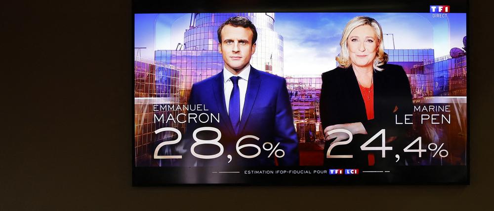Emmanuel Macron zieht gegen Marine Le Pen in die Stichwahl