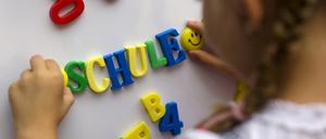 Eigentlich müssen Kinder, die weder eine Kita besuchen noch Deutsch können, vor der Einschulung an einer Sprachförderung teilnehmen. Doch dieses Ziel wird seit Jahren verfehlt – bis heute.
