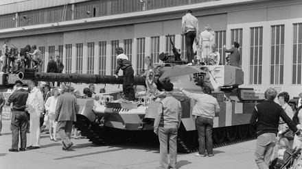 Tag der offenen Tür auf dem Flughafen Tempelhof im Jahr 1983.