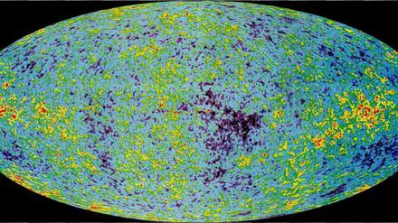 Kindheit des Alls: Mithilfe eines Mikrowellen-Satelliten haben US-Forscher das Nachglimmen des mehr als 13 Milliarden Jahre zurückliegenden Urknalls aufgezeichnet. Das Bild zeigt unseren Kosmos, als er erst 380.000 Jahre alt war. In winzigen Schwankungen der Strahlung sind die Keimzellen der ersten Galaxien zu sehen. (Seite 32)                                           Foto: Nasa 