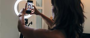 Influencer erreichen teilweise mehr Menschen als etablierte Medien.
