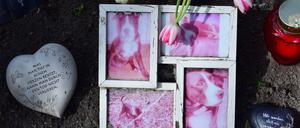 Grabmale als kleiner Kunstwerke. Der Schmerz über den Verlust zeigt sich auf dem Tierfriedhof sehr deutlich.