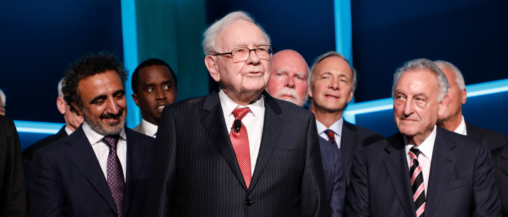 Sechs Wochen, drei Deals: Warren Buffet war eine ganze Weile passiv. Das hat sich geändert.
