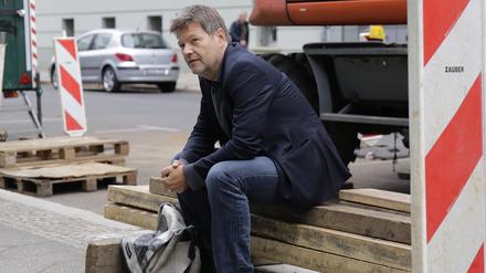 Robert Habeck will, dass freiwillig länger gearbeitet wird.
