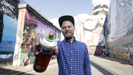 Auf dem Teufelsberg hat Paul Punk zusammen mit einem Freund ein inzwischen berühmtes Comic hinterlassen - ihre Namen wurden nicht erwähnt. 